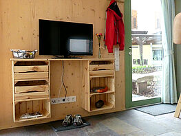 Lowboard mit TV in den Tiny Houses